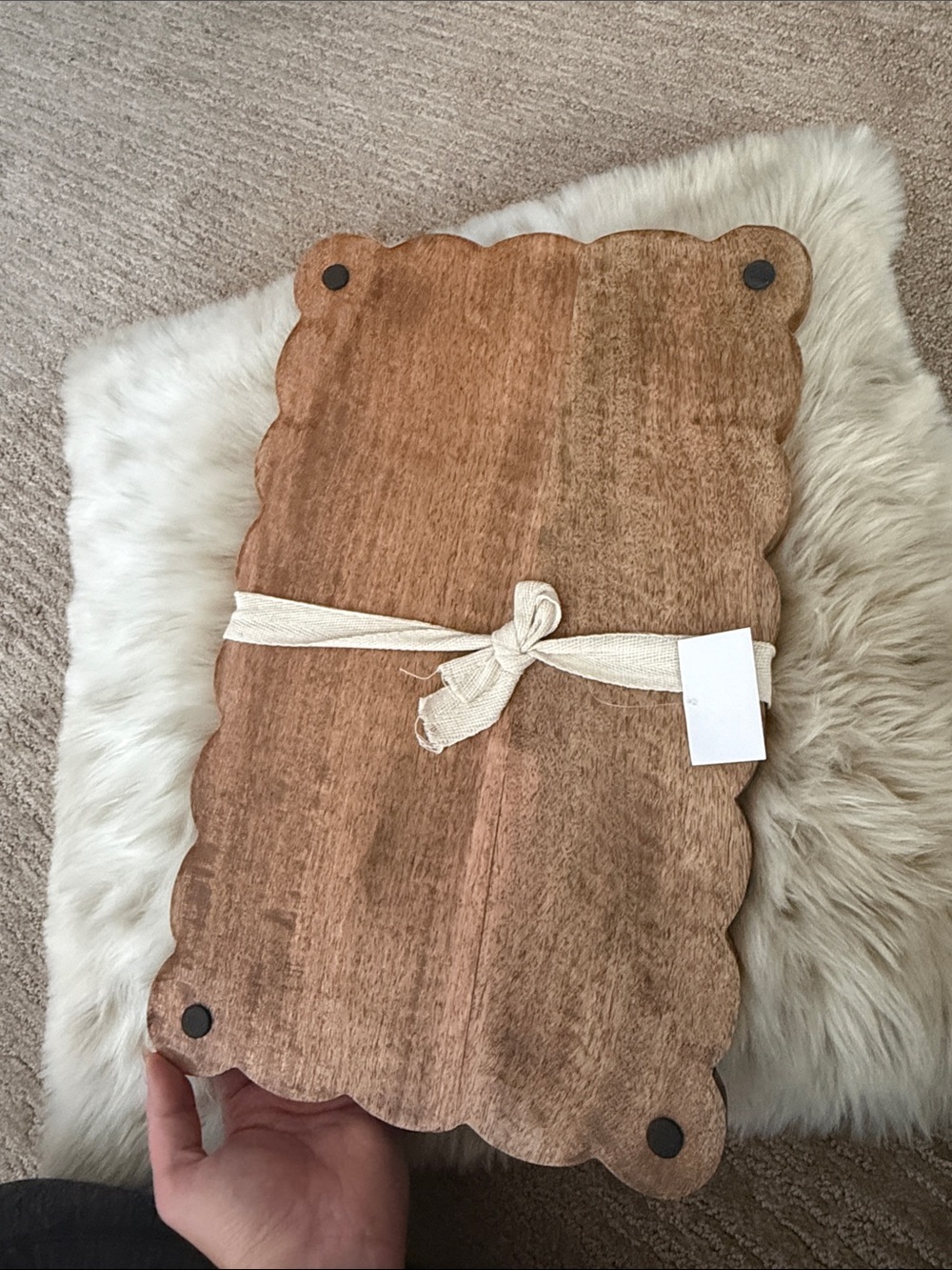 NWT - Decorative Scalloped Wood Serving Board - Brown - Picture 3 of 5